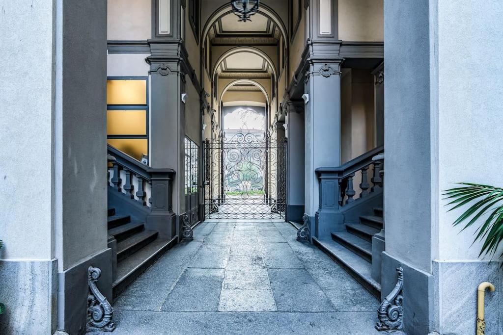 Ad Un Passo Dal Duomo Elegante Appartamento Wifi Milão Exterior foto