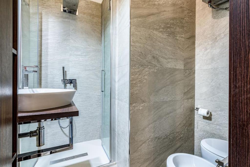 Ad Un Passo Dal Duomo Elegante Appartamento Wifi Milão Exterior foto
